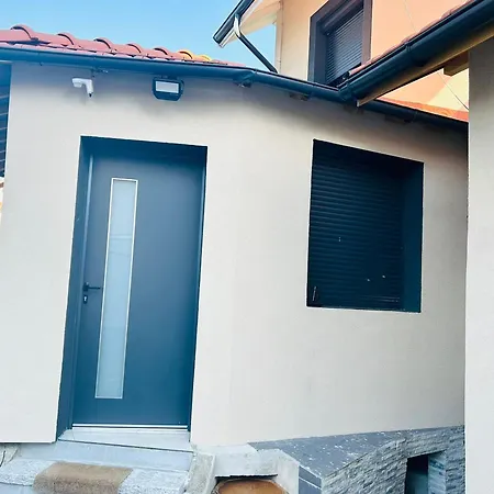 Confortable A Proche Centre 16 M² + Terrasse