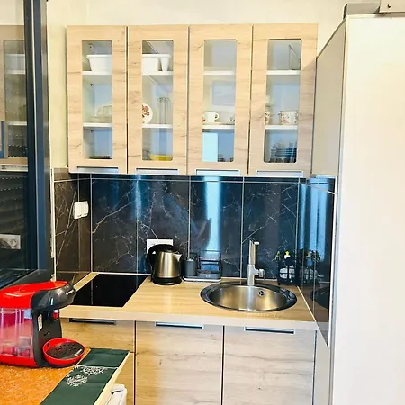 Apartment Confortable A Proche Centre 16 M² + Terrasse *